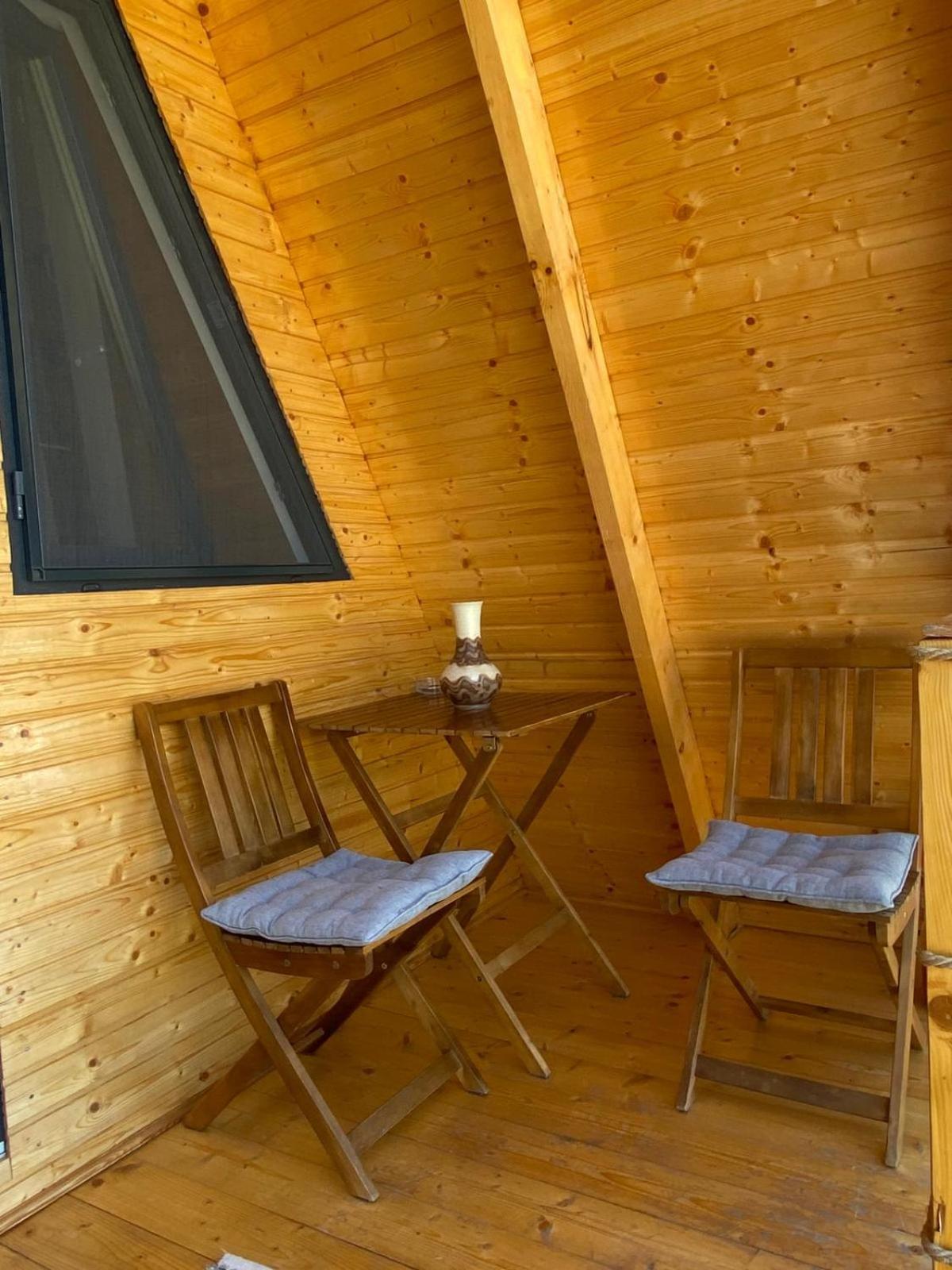 Camping A Frame 1 Transalpina Petresti