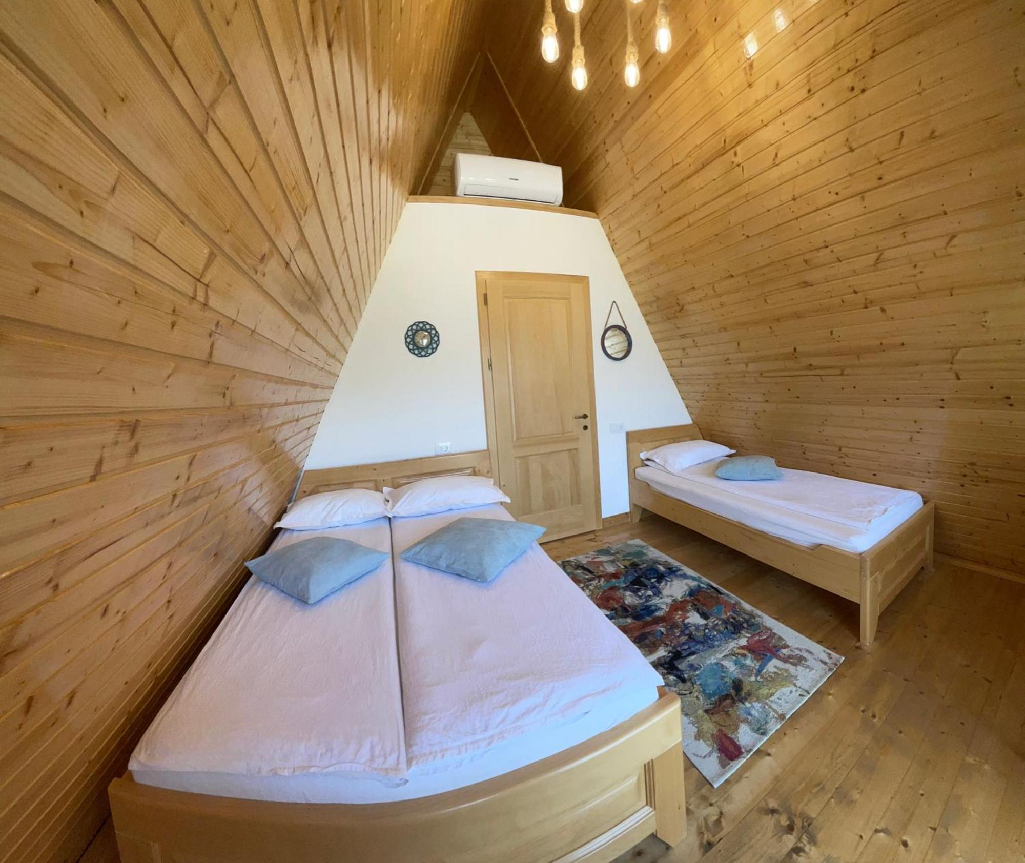 Camping A Frame 1 Transalpina Petresti