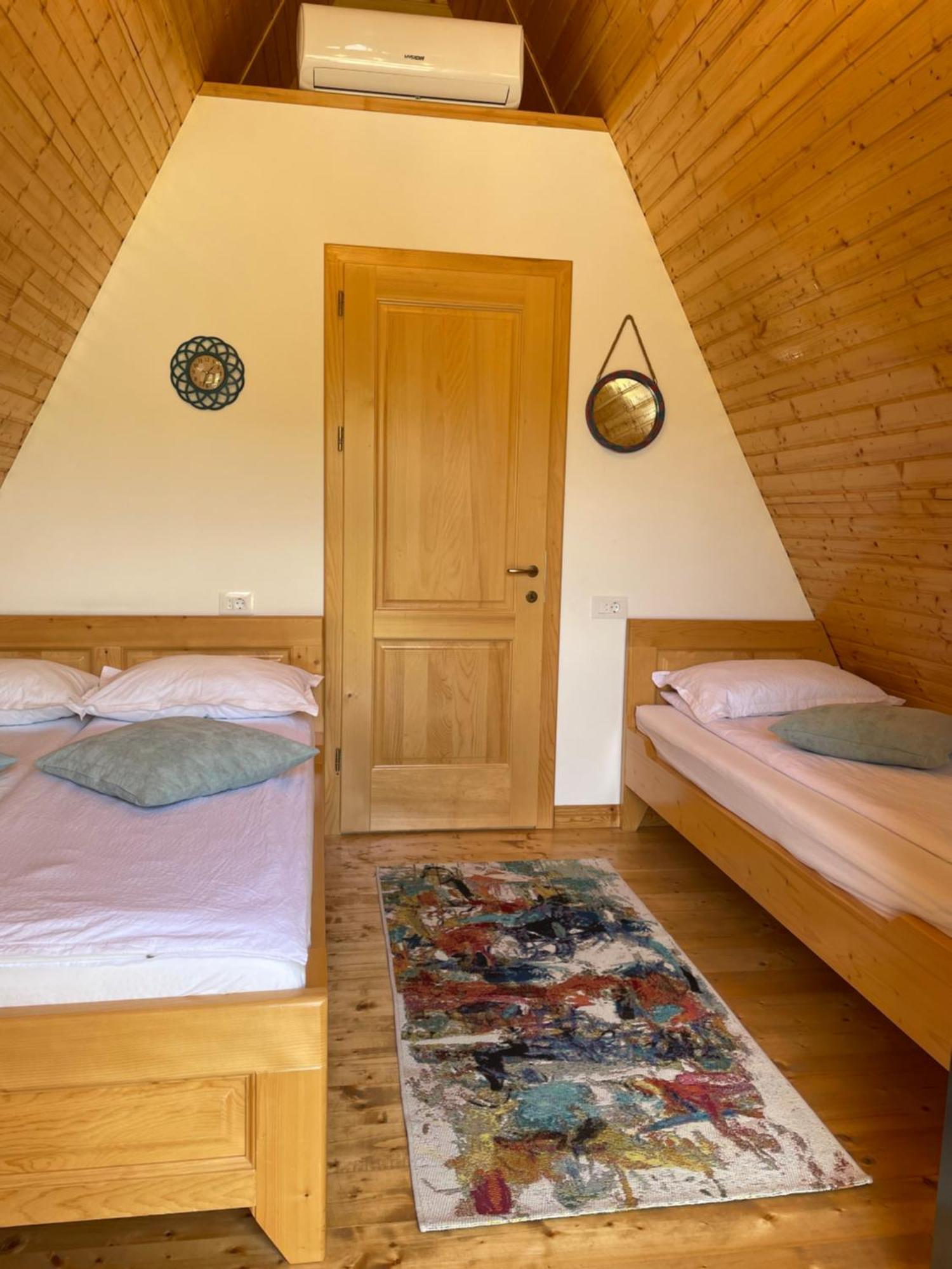 Camping A Frame 1 Transalpina Petresti