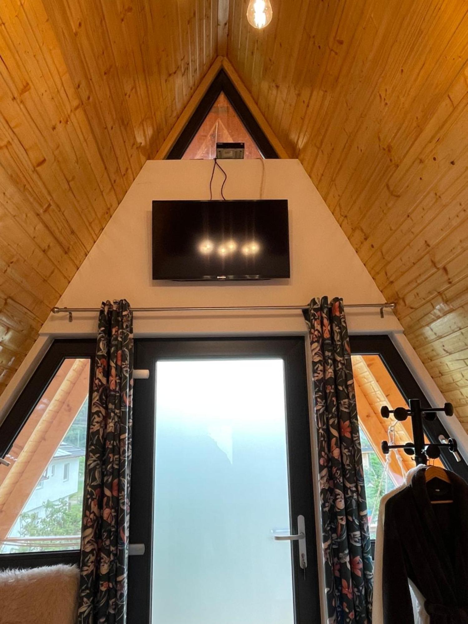 A Frame 1 Transalpina Camping Petresti