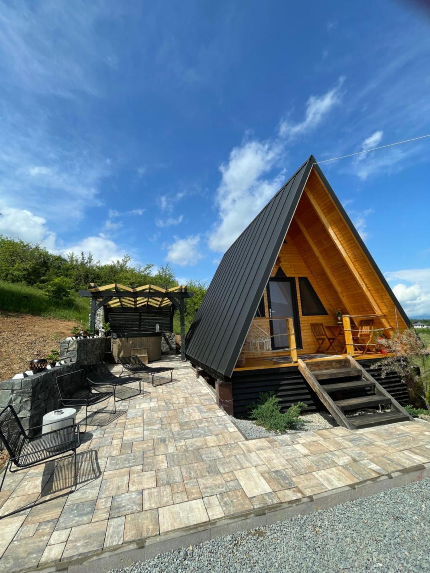 Camping A Frame 1 Transalpina Petresti